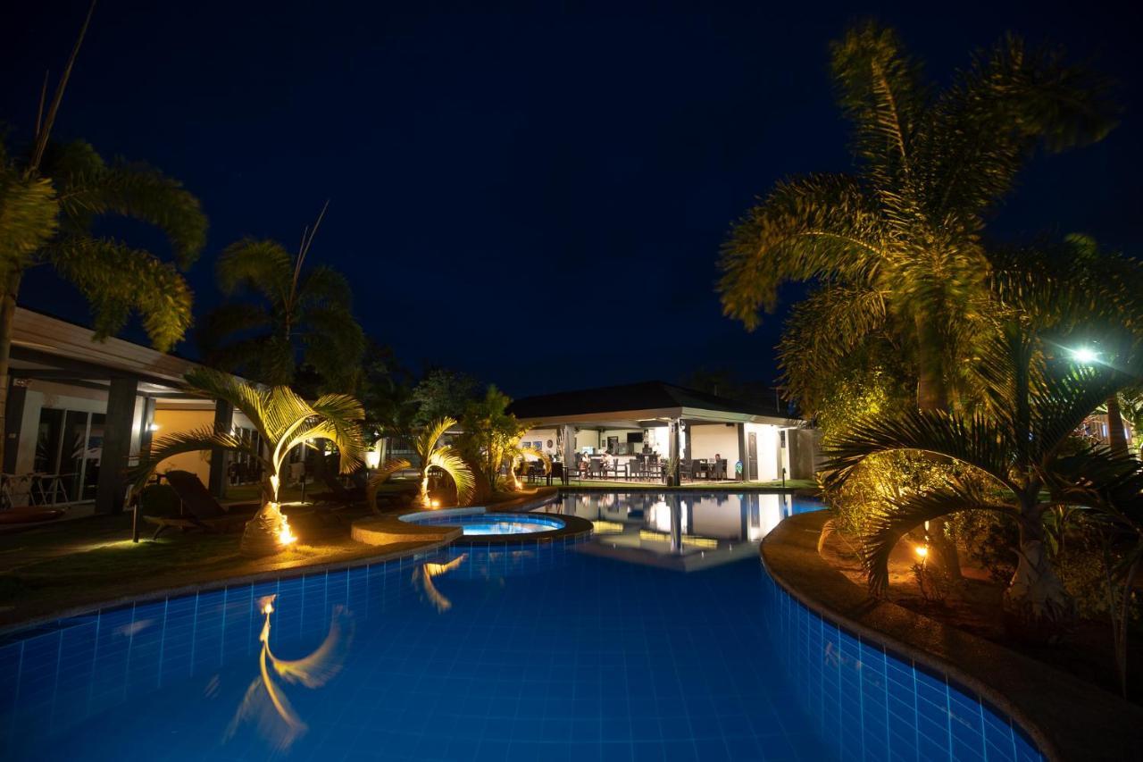 Alona Royal Palm Resort Panglao Exterior foto