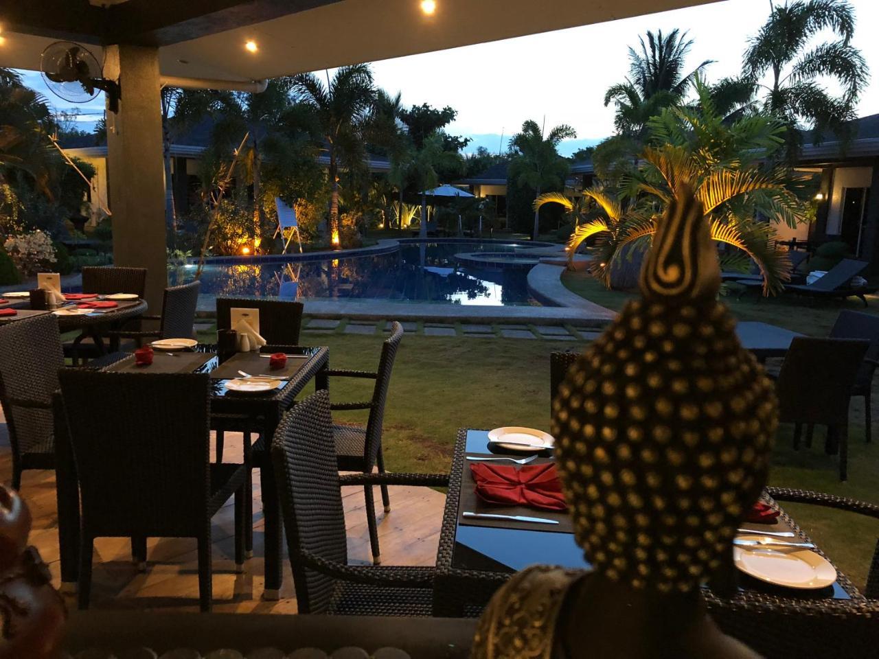 Alona Royal Palm Resort Panglao Exterior foto