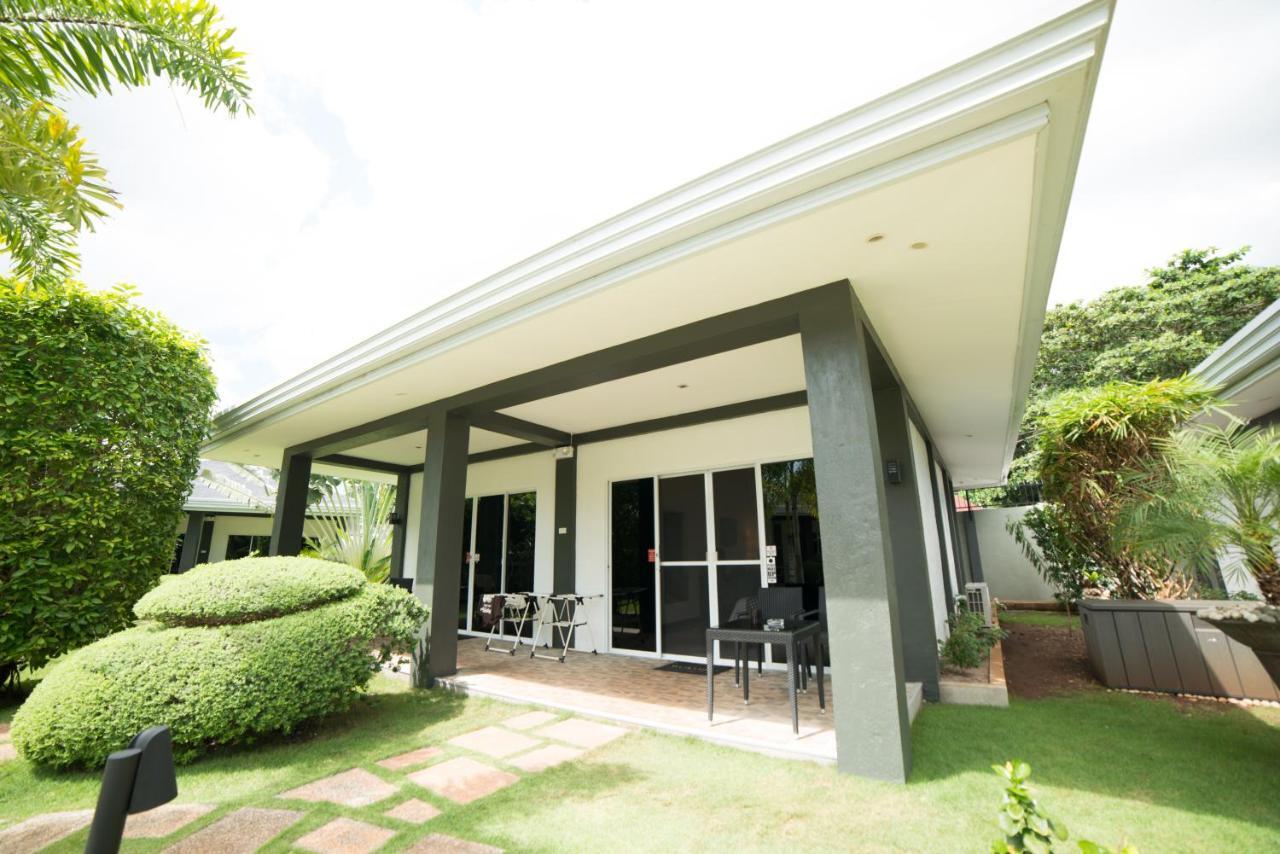 Alona Royal Palm Resort Panglao Exterior foto